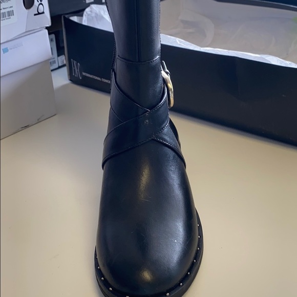 Boots - Picture 2 of 4